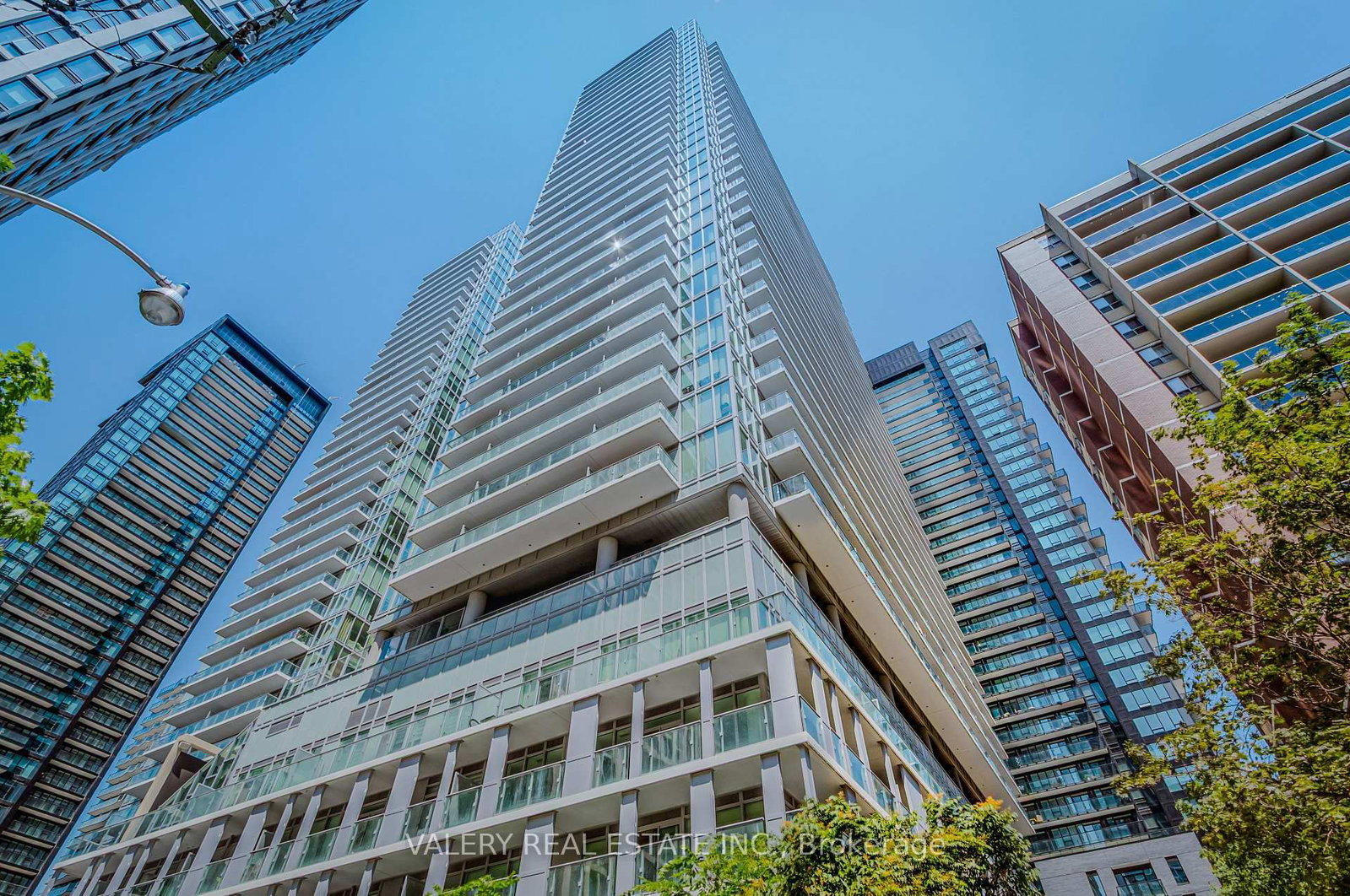 712-195 Redpath Ave, Toronto — 32
