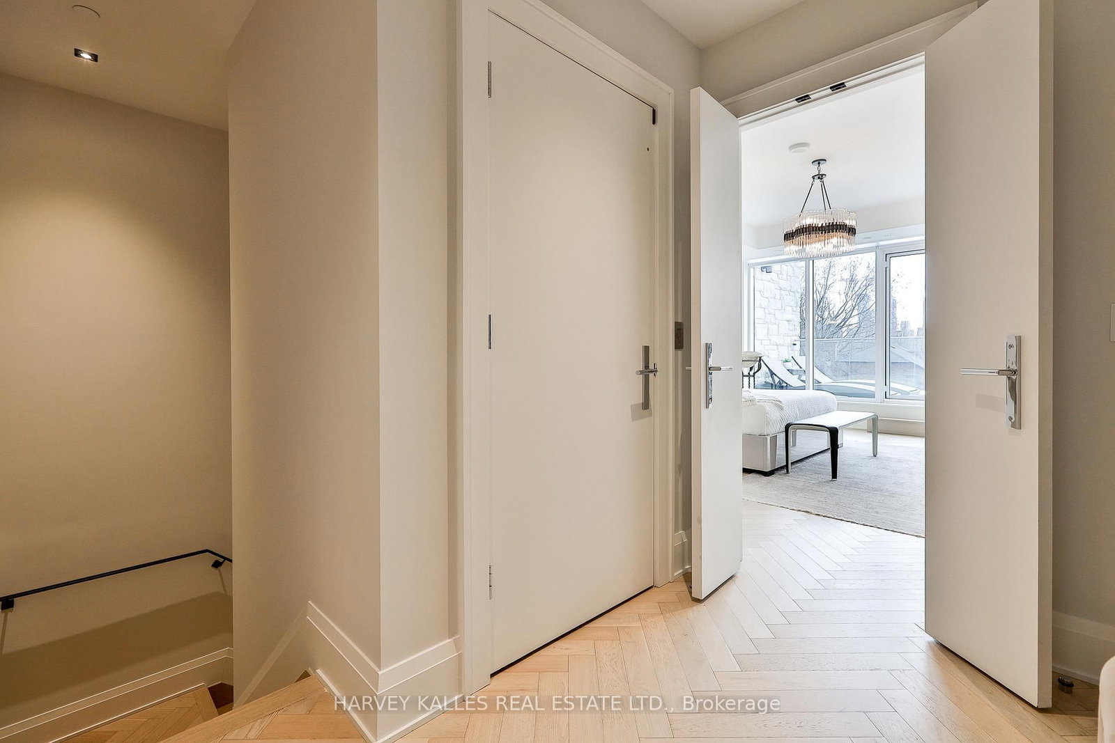 49 Foxbar Rd, Toronto — 17