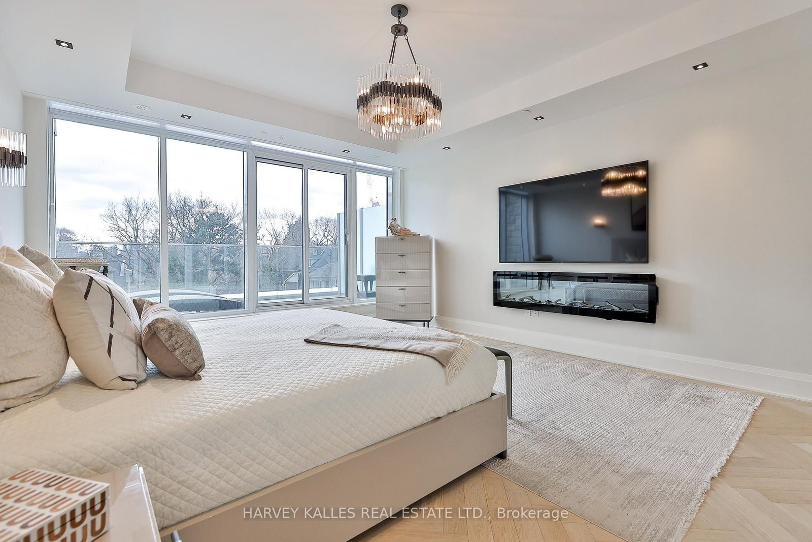 49 Foxbar Rd, Toronto — 18