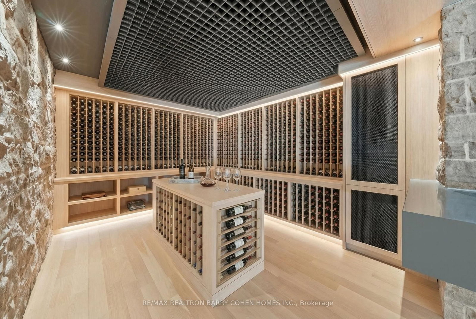 103 Old Colony Rd, Toronto — 25