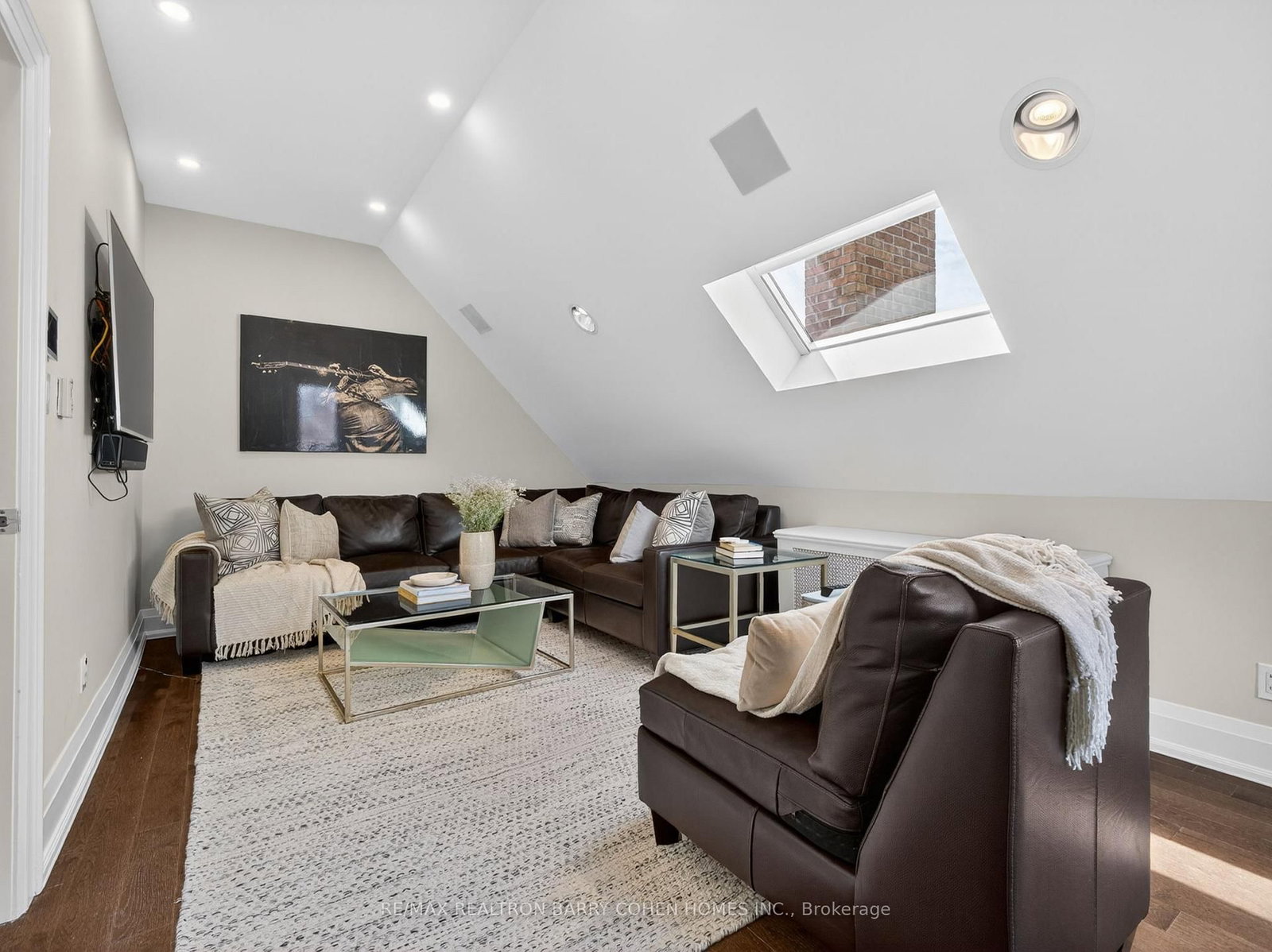 11 Ormsby Cres, Toronto — 33