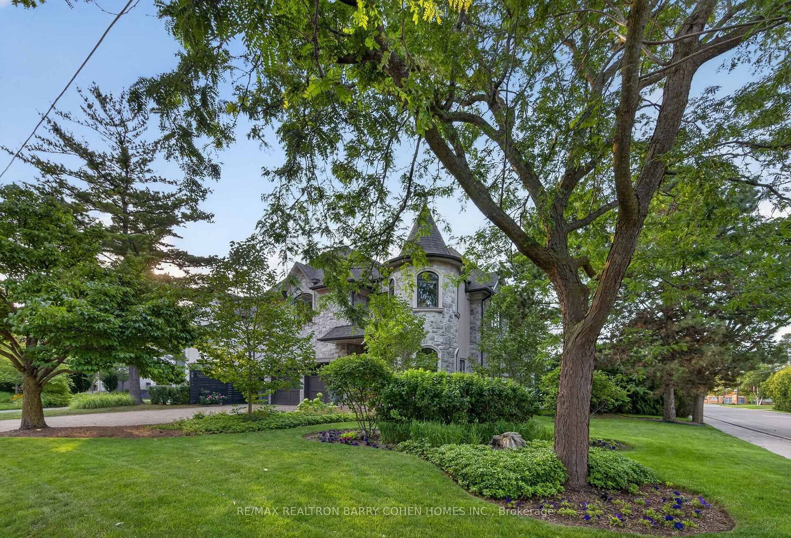100 Munro Blvd, Toronto — 2