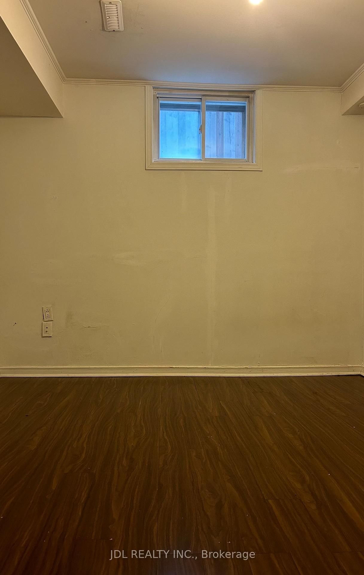 Unit A bsmt-23 Pineway Blvd Blvd, Toronto — 7