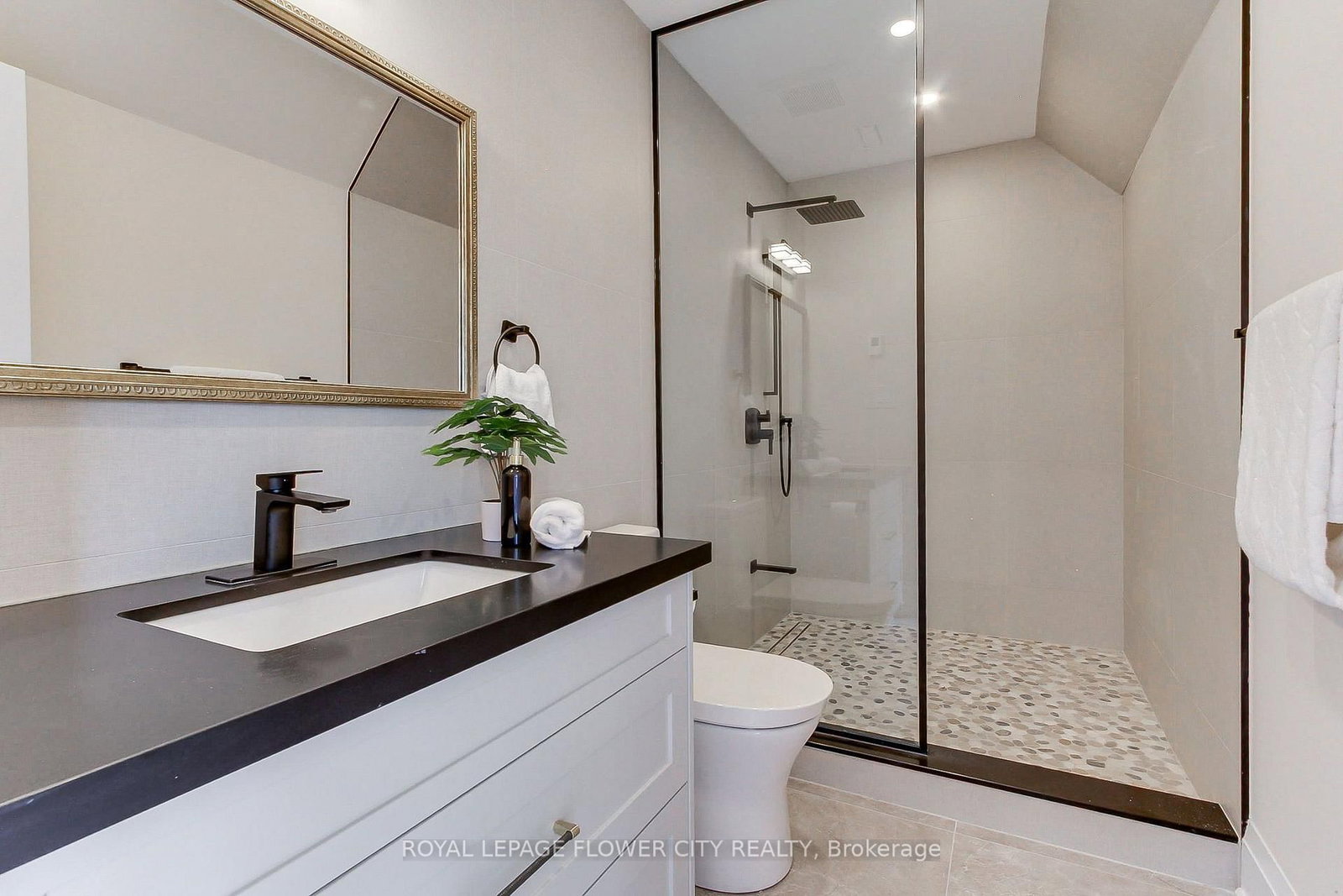 140 Hillmount Ave, Toronto — 37