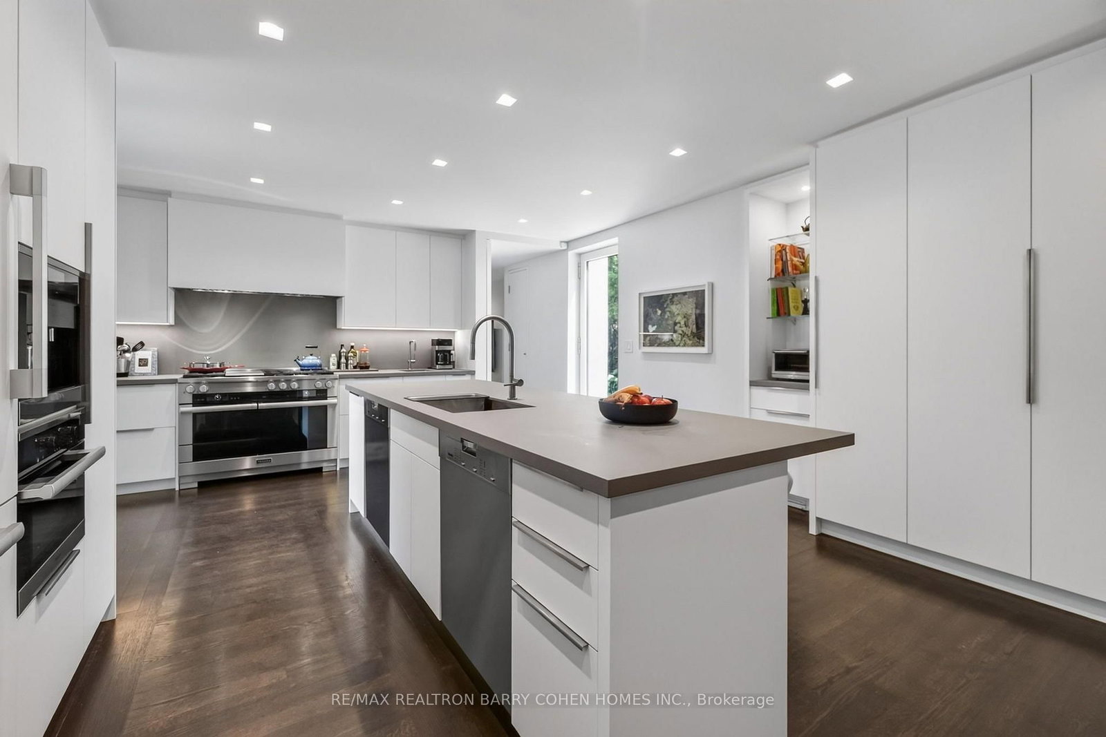 12 Tudor Gate, Toronto — 21