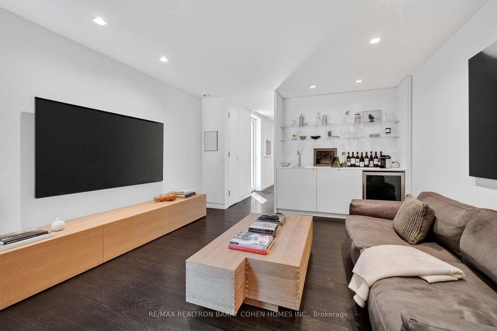 12 Tudor Gate, Toronto — 24