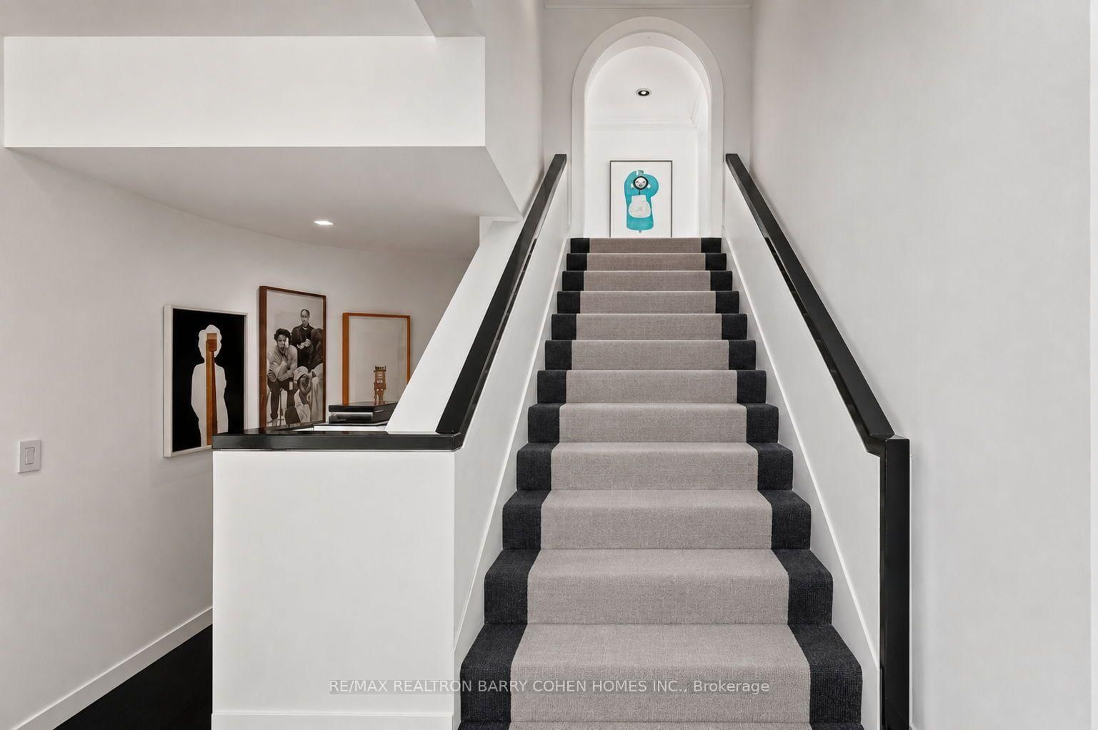 12 Tudor Gate, Toronto — 25