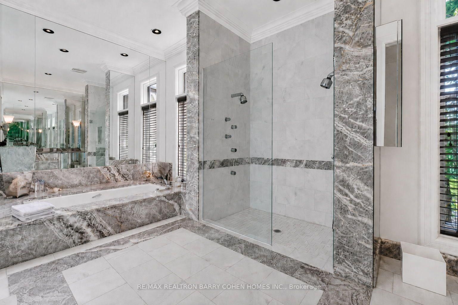 12 Tudor Gate, Toronto — 30