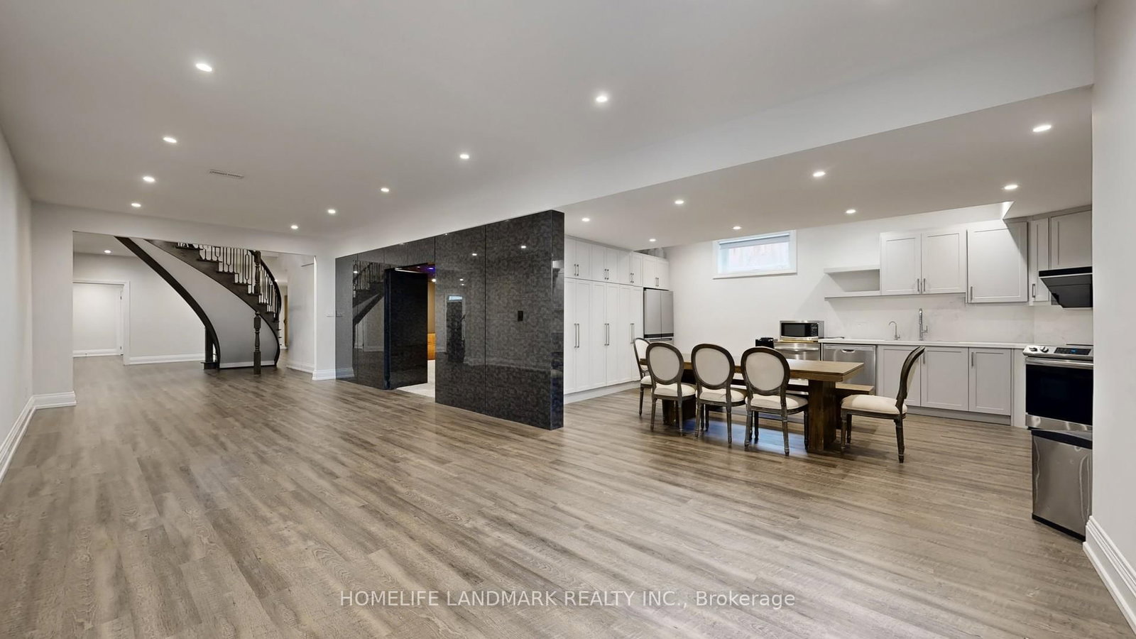 20 Blaine Dr, Toronto — 37