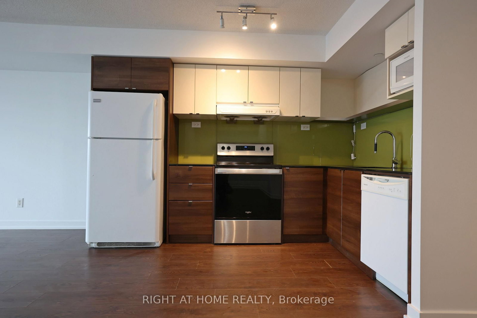 308-72 esther shiner Blvd, Toronto — 4