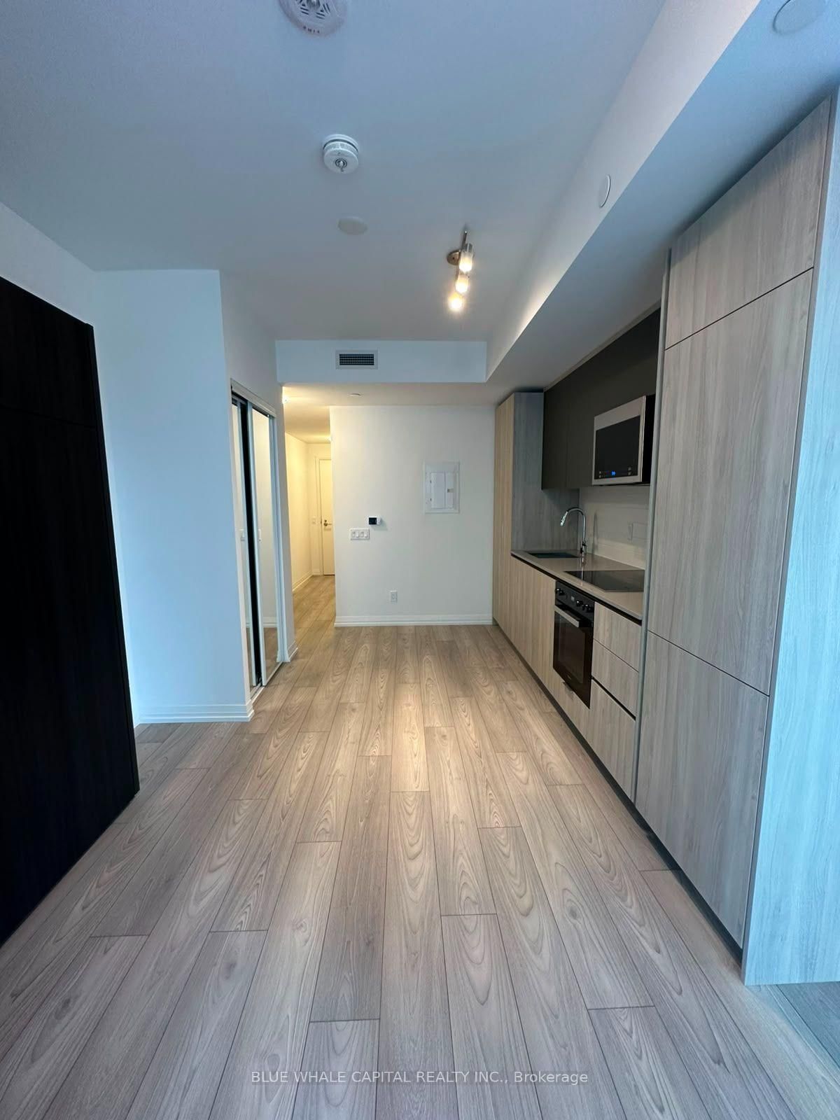 2026-400 King St, Toronto — 4