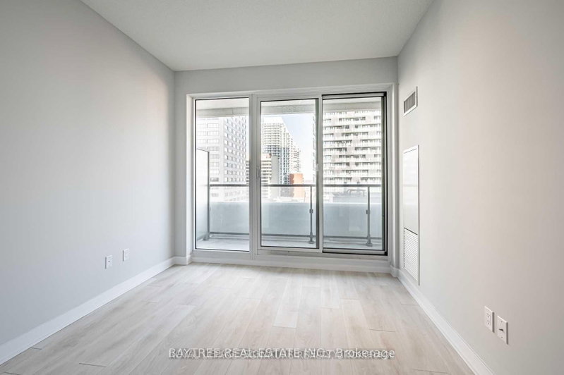 2710 - 2221 Yonge St - Photo 5