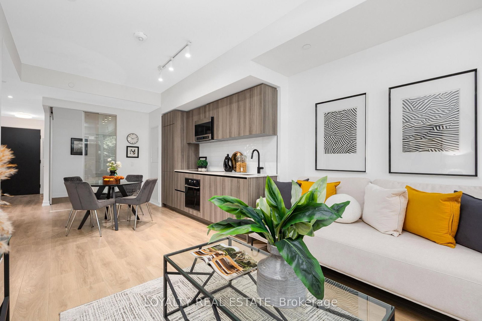 211-117 Broadway Ave, Toronto — 29