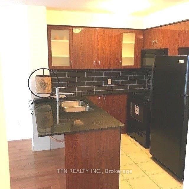 5793 Yonge St - Photo 2