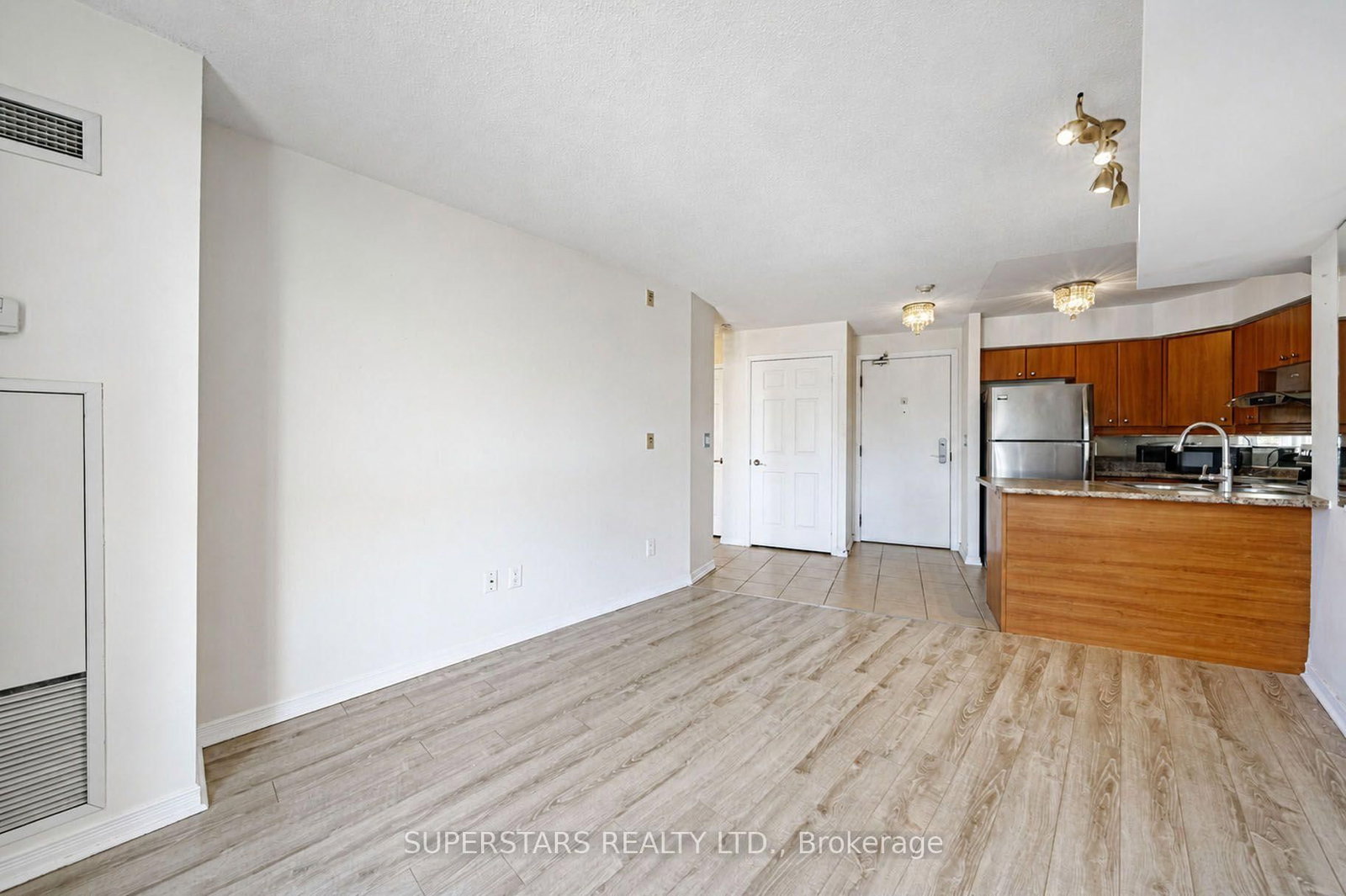 815-18 Valley Woods Rd, Toronto — 10