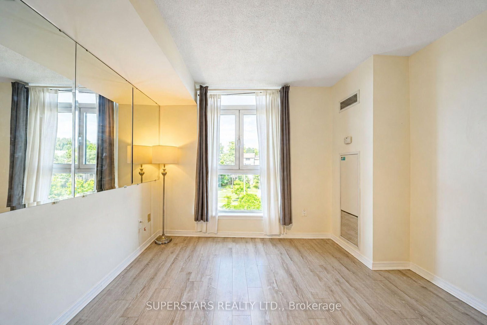 815-18 Valley Woods Rd, Toronto — 14