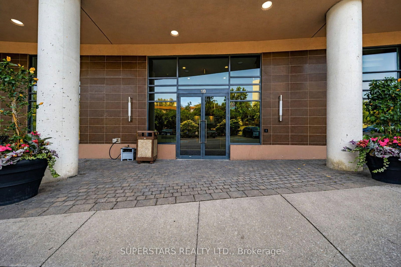 815-18 Valley Woods Rd, Toronto — 20