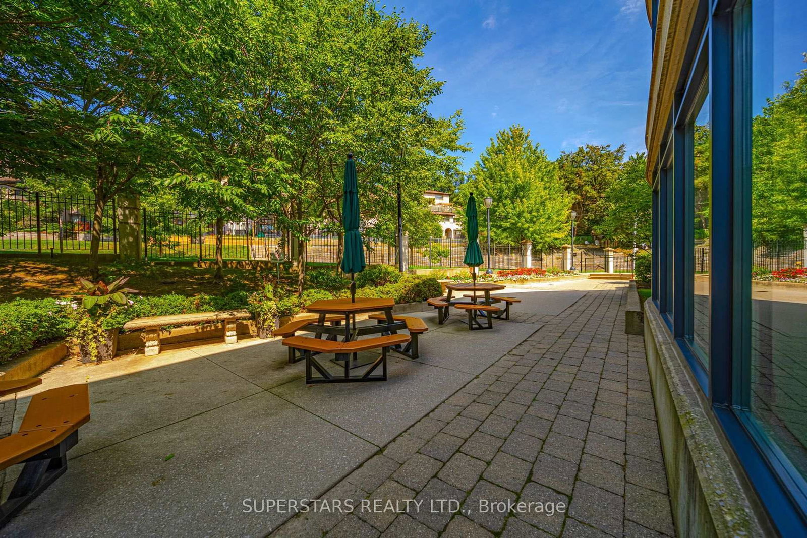 815-18 Valley Woods Rd, Toronto — 21