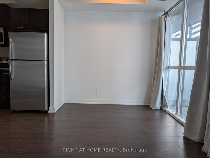1109 - 20 Bruyeres Mews - Photo 5