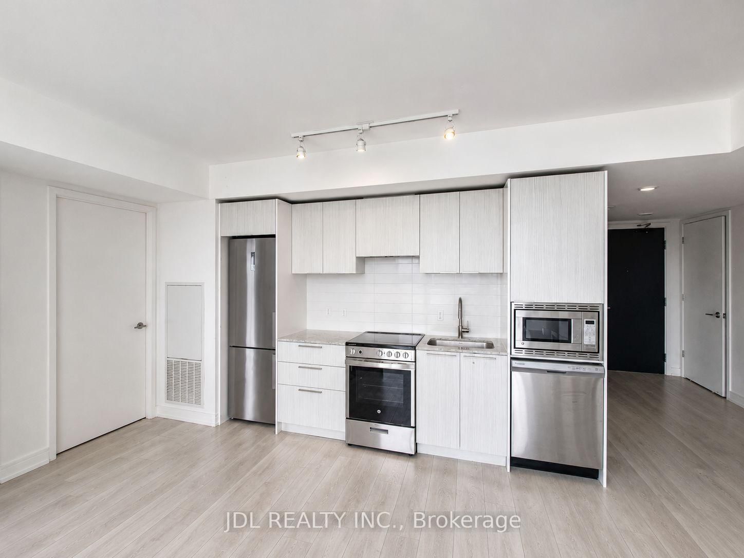 3502-501 Yonge St, Toronto — 4