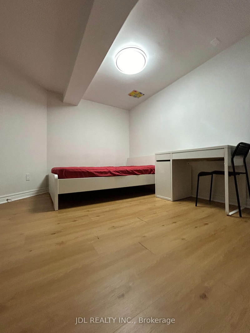 Suite A bsmt - 10 Apache Tr Tr - Photo 5