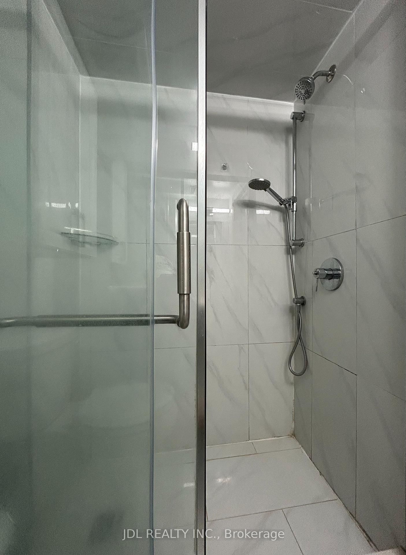 Suite A bsmt-10 Apache Tr Tr, Toronto — 6