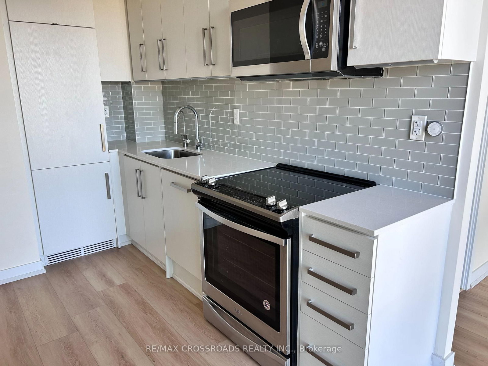 2405-5180 Yonge St, Toronto — 24