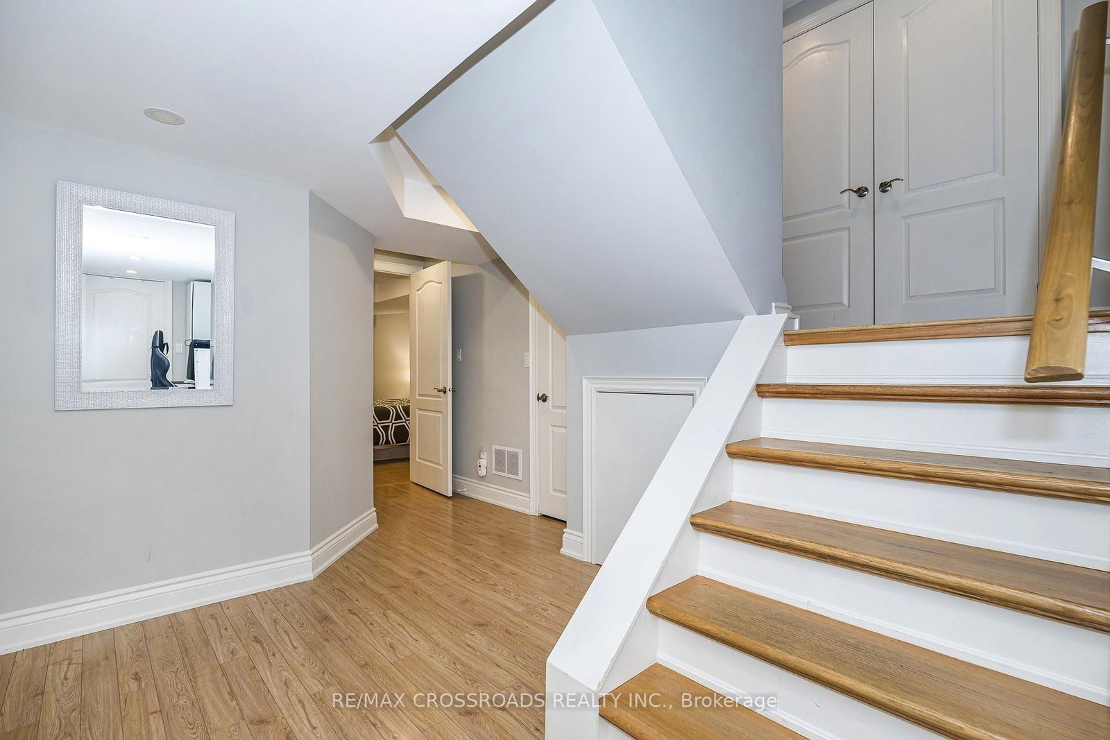 21A Brian Dr, Toronto — 40