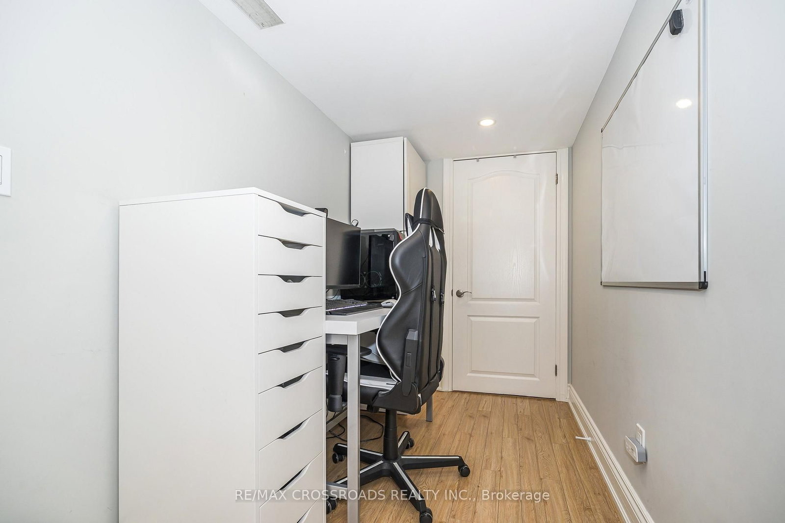 21A Brian Dr, Toronto — 41