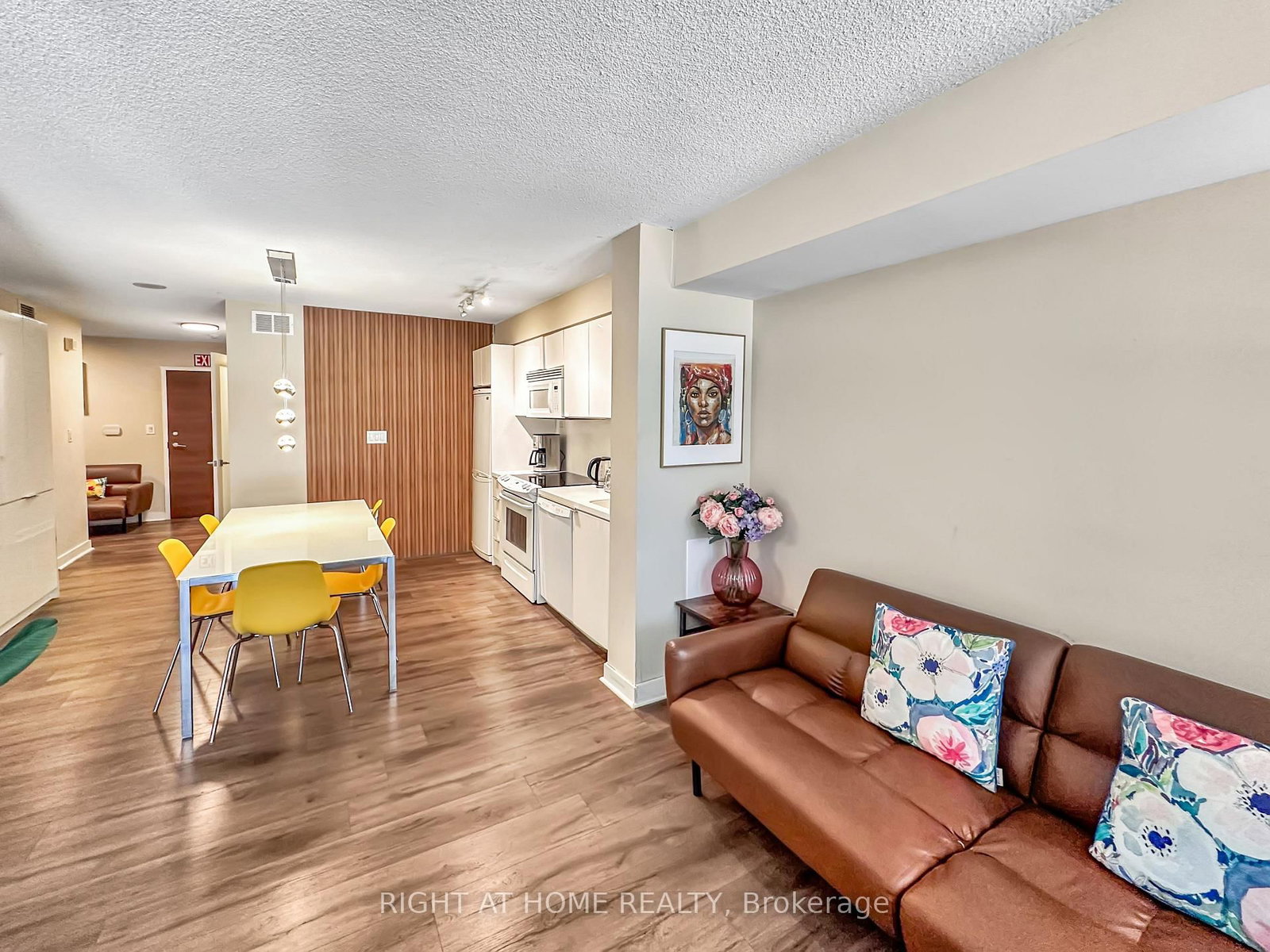 356-10 Capreol Crt, Toronto — 11