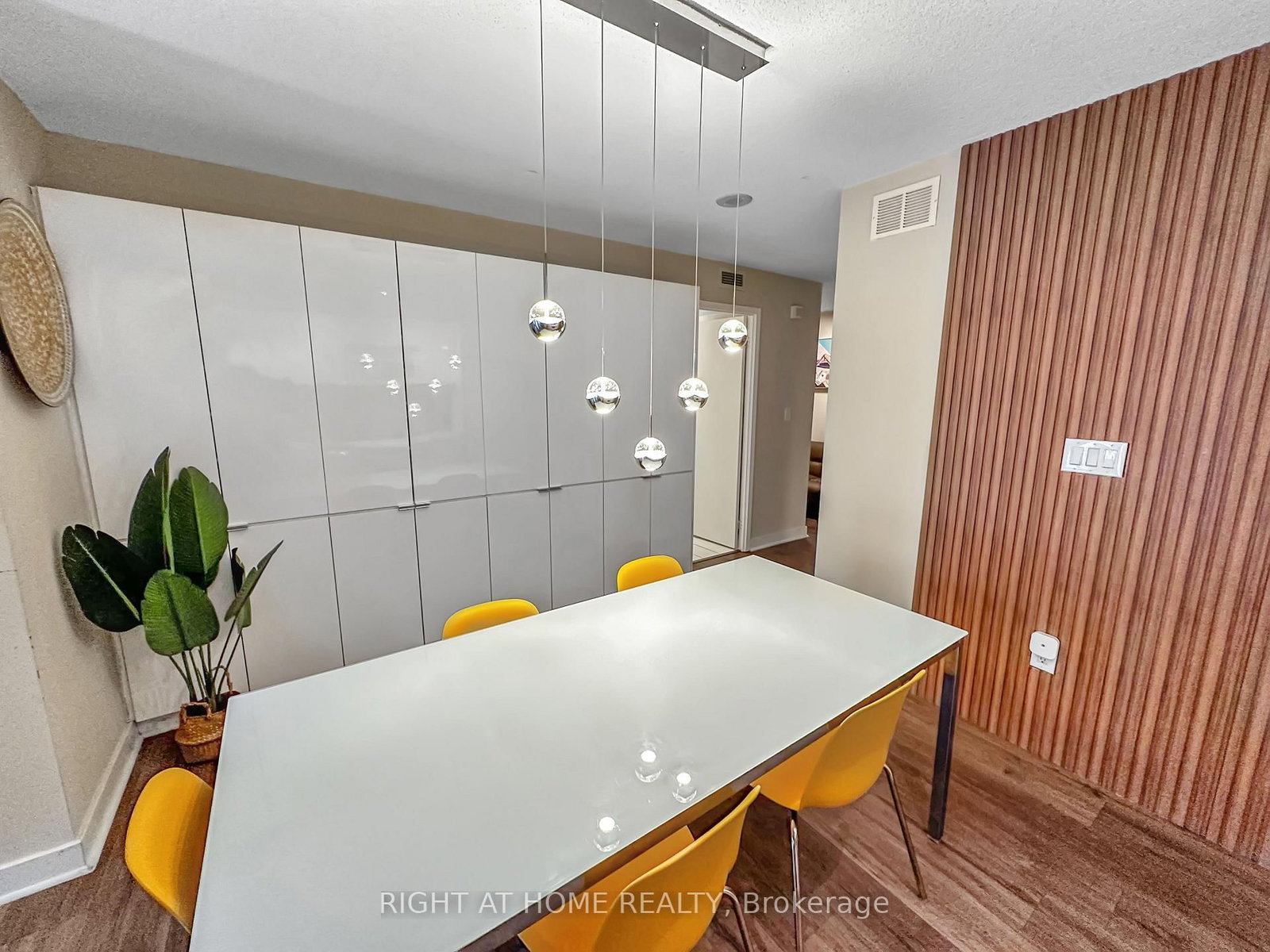356-10 Capreol Crt, Toronto — 19
