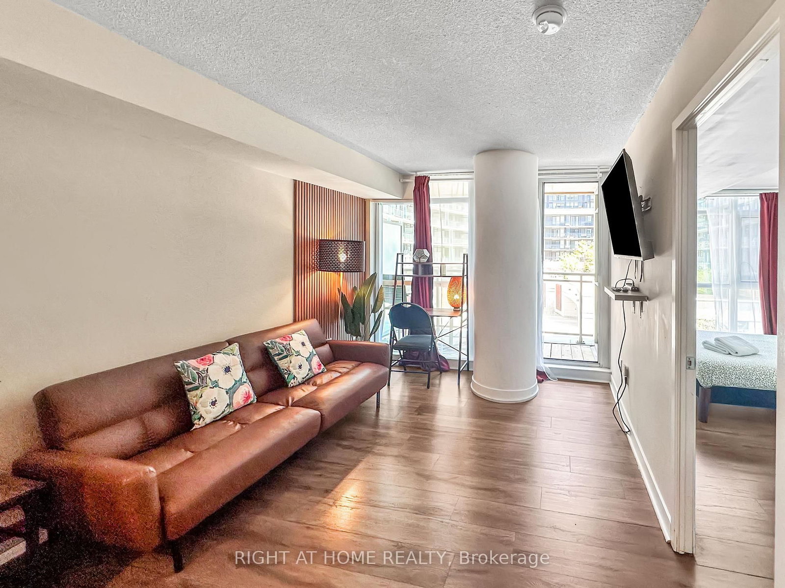 356-10 Capreol Crt, Toronto — 7