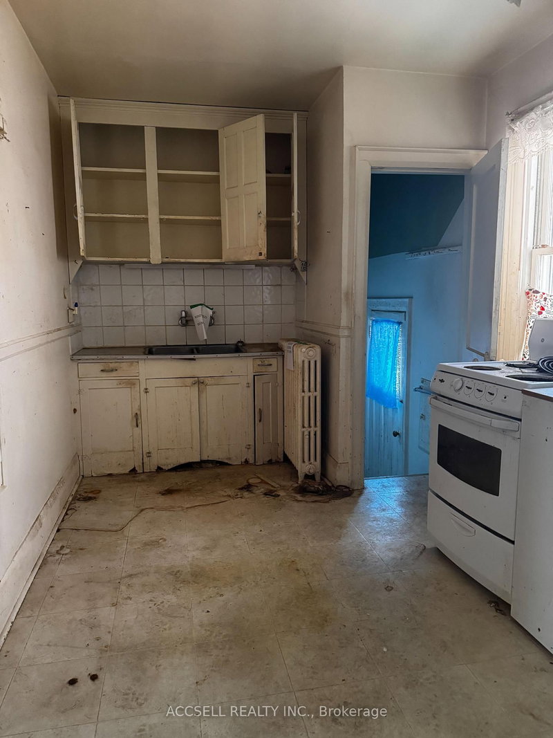 350 Belsize Dr - Photo 2