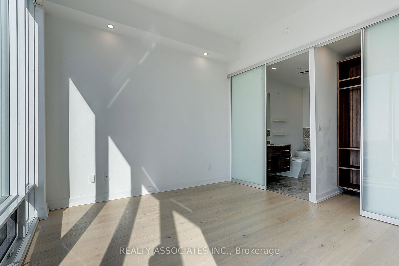 4310-488 University Ave, Toronto — 22