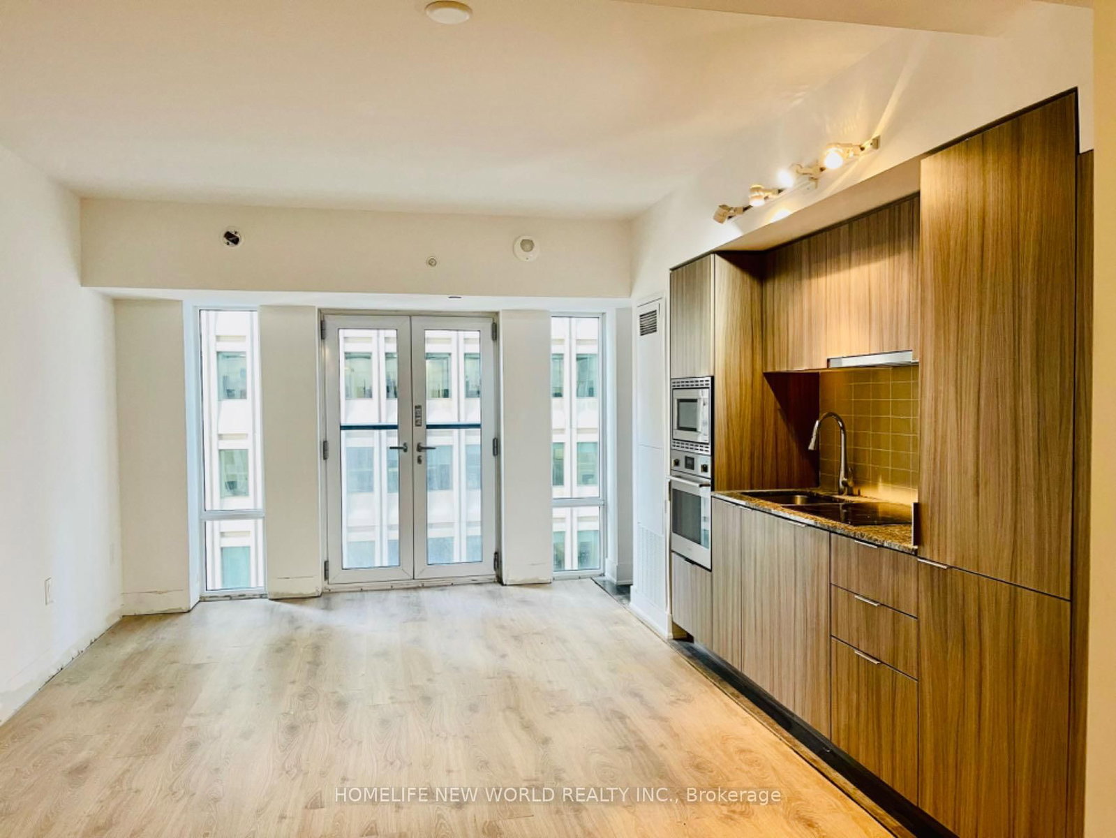 814-955 Bay St, Toronto — 10