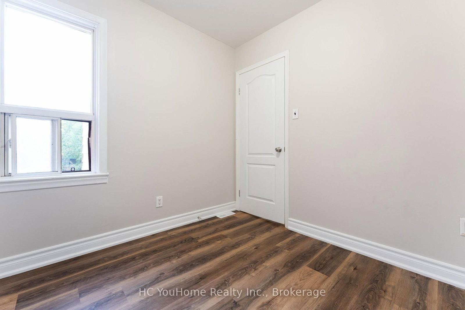 2nd Fl-190 Major St, Toronto — 9