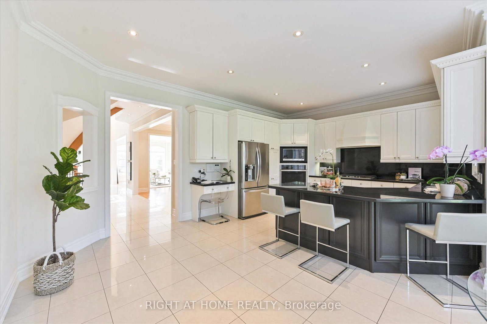 154 Charlton Blvd, Toronto — 12