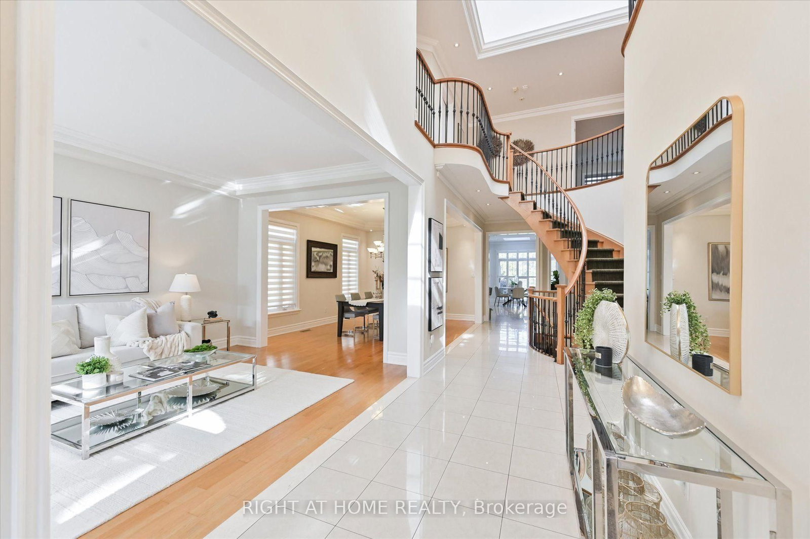 154 Charlton Blvd, Toronto — 3