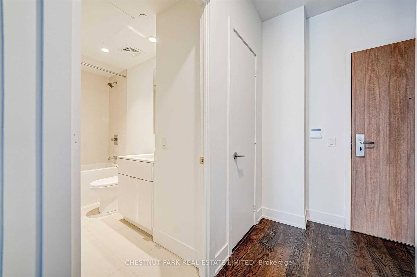 3609-7 Grenville St, Toronto — 2