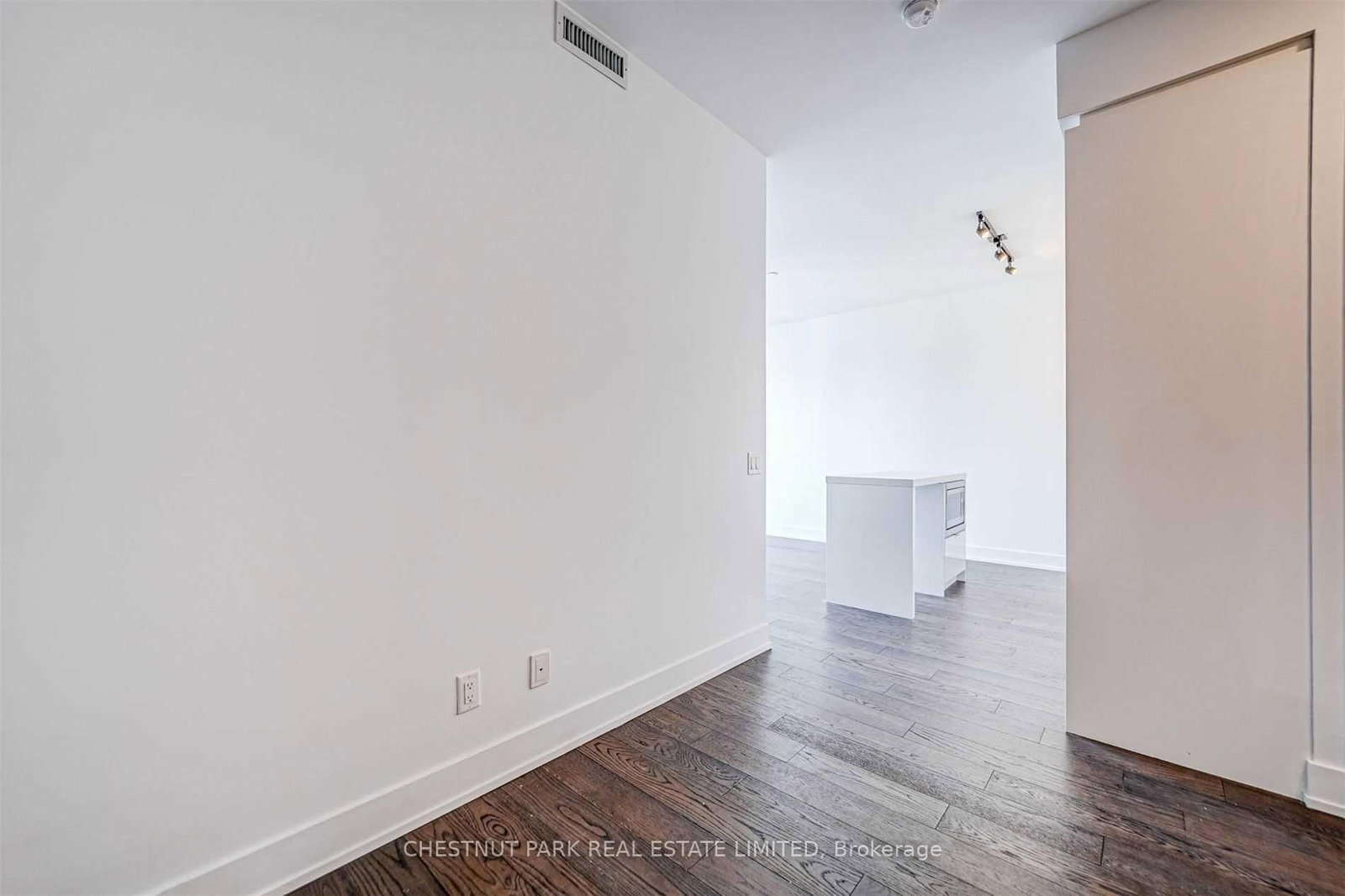 3609-7 Grenville St, Toronto — 5