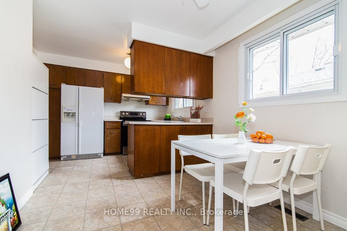 upper,-137 Pineway Blvd, Toronto — 12