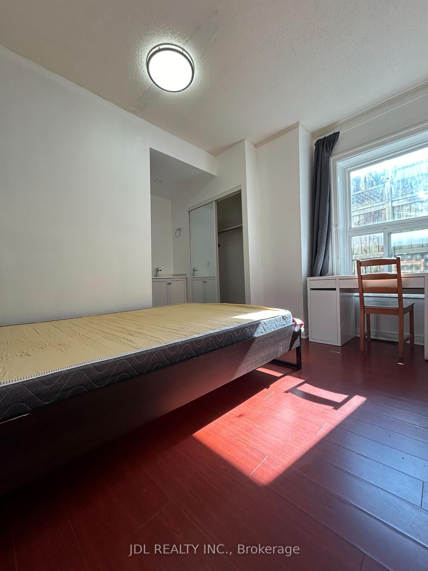 Suite A Main Floor-4 Fitzroy Terr Terr, Toronto — 2