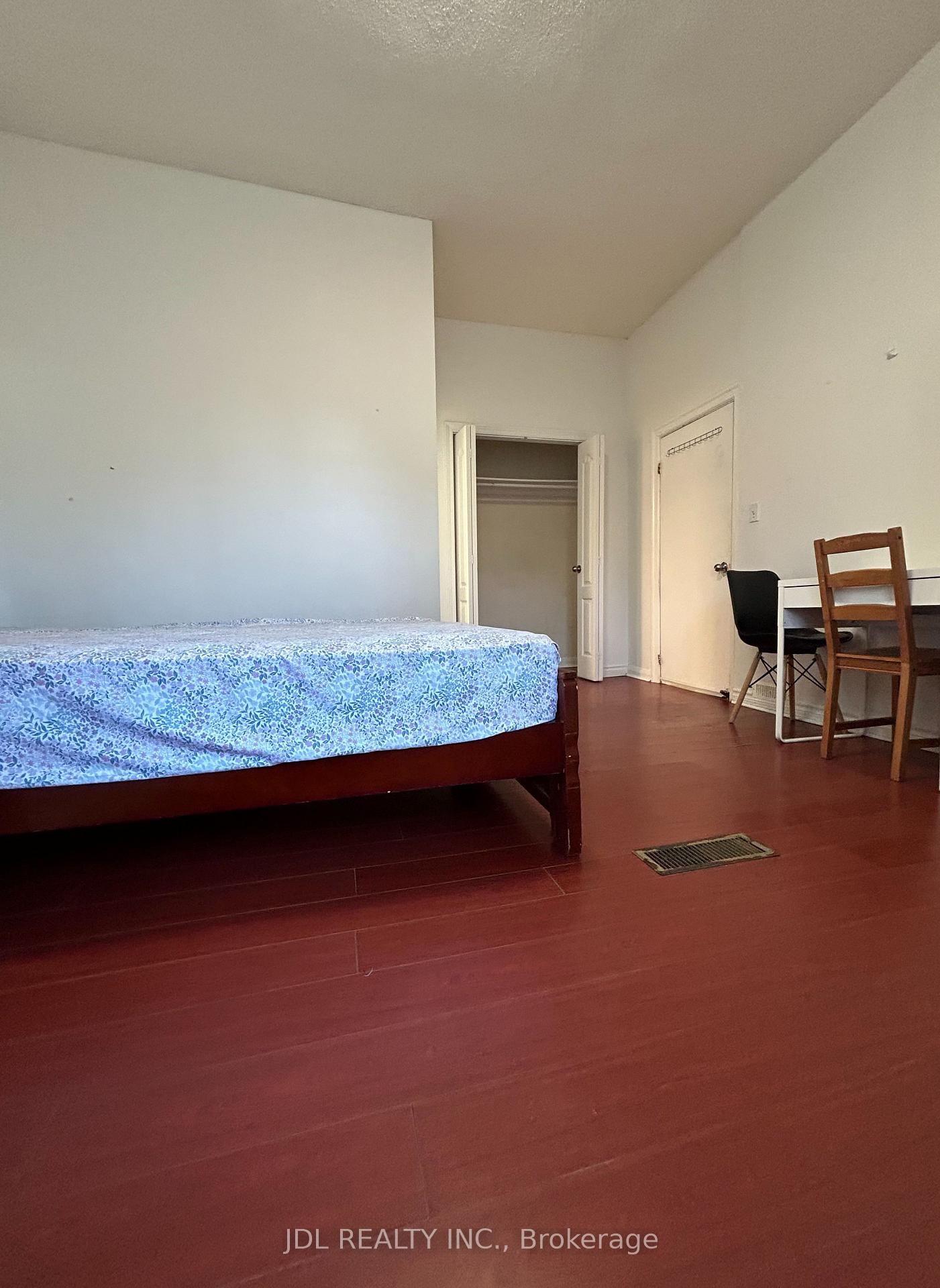 Suite AA Main Floor-4 Fitzroy Terr Terr, Toronto — 3