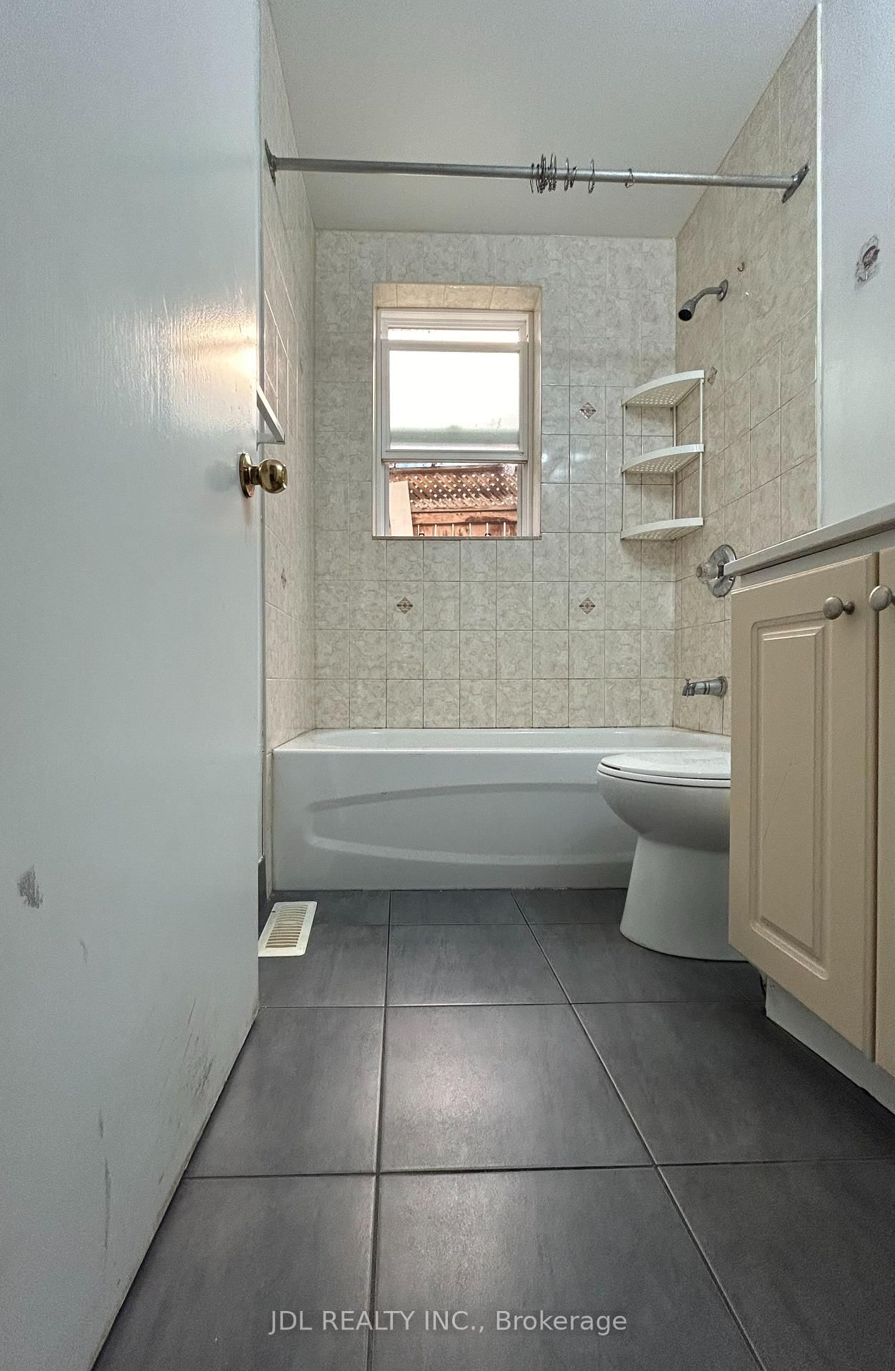 Suite AA Main Floor-4 Fitzroy Terr Terr, Toronto — 5
