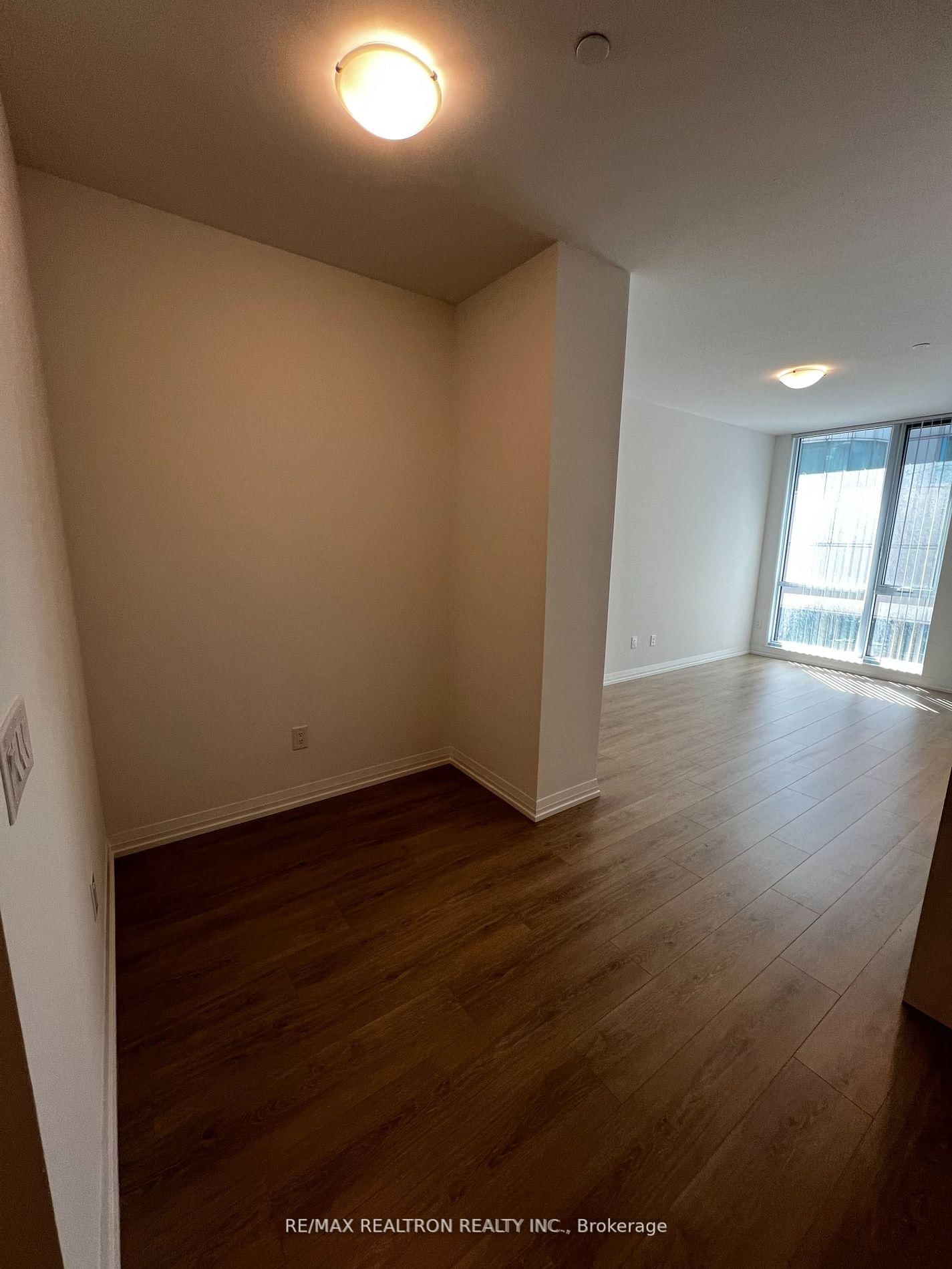 1210-8 Widmer St, Toronto — 12
