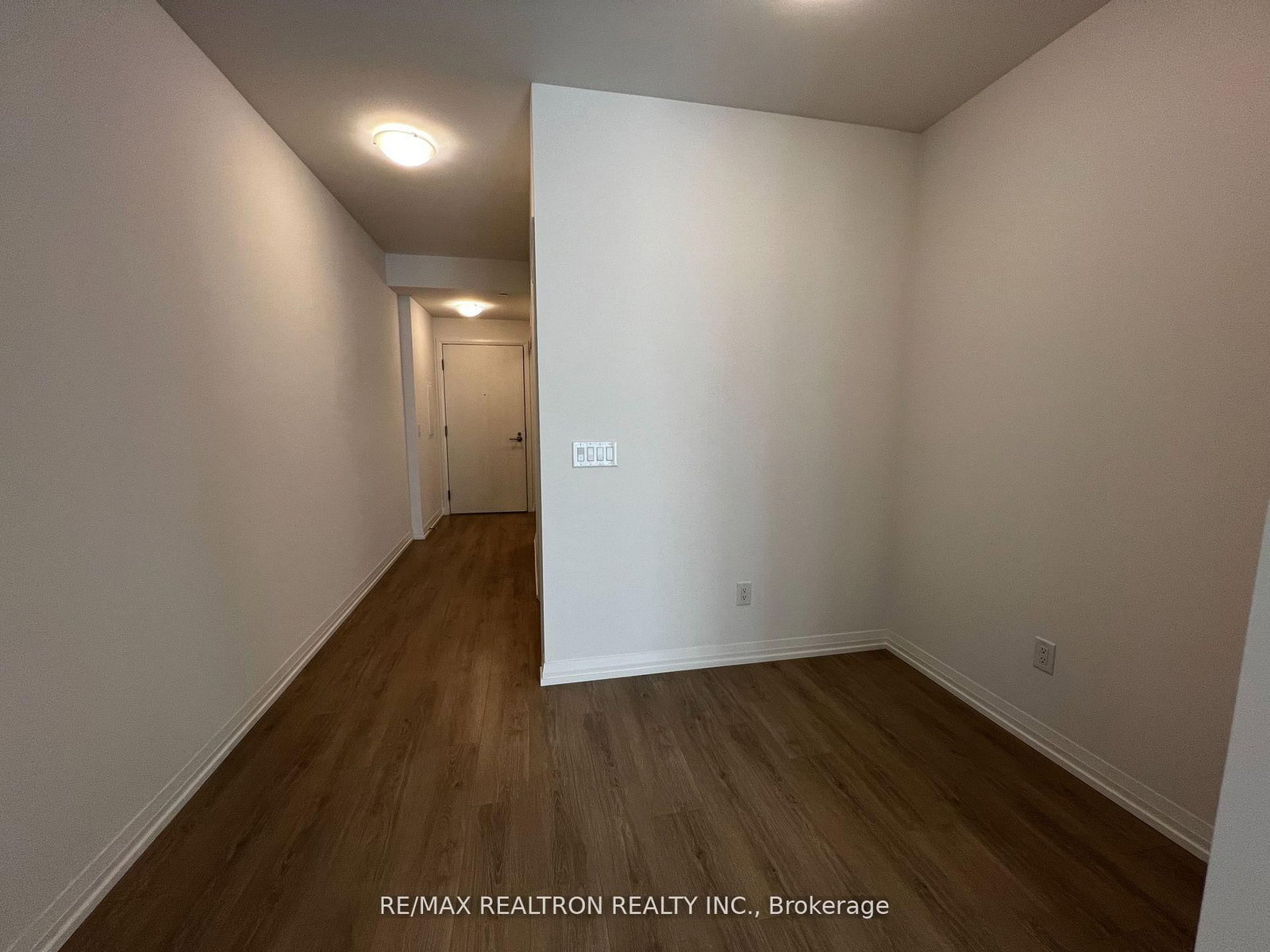 1210-8 Widmer St, Toronto — 3