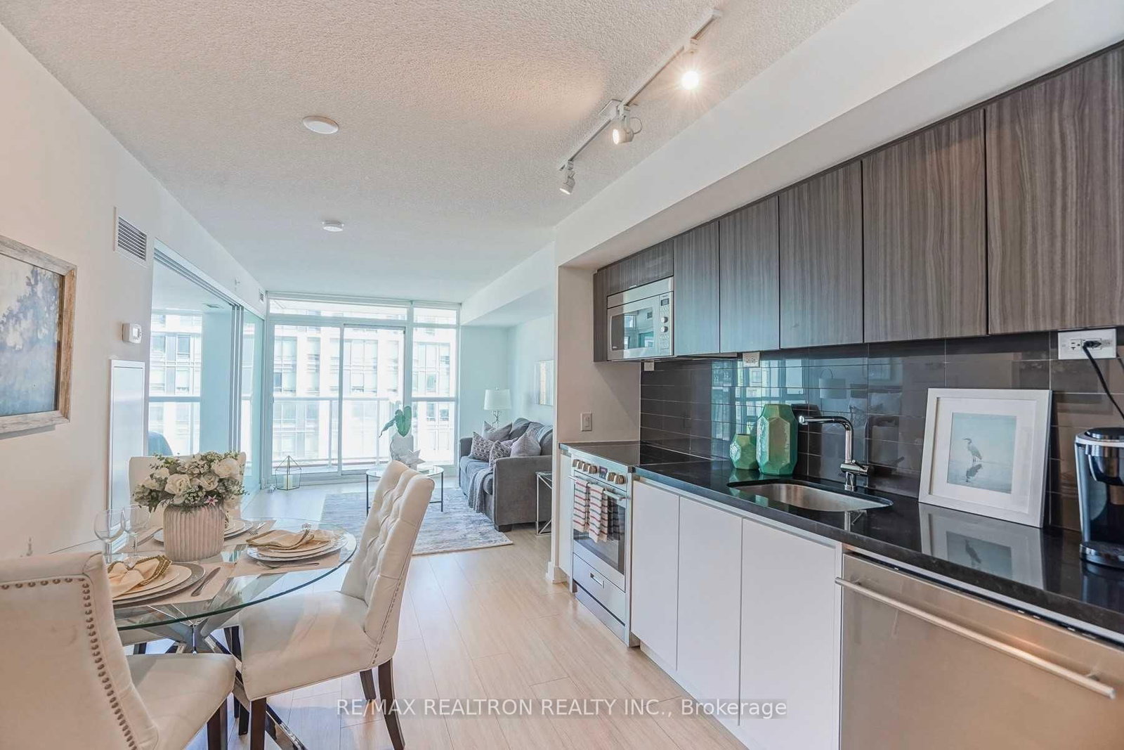 511-85 Queens Wharf Rd, Toronto — 3