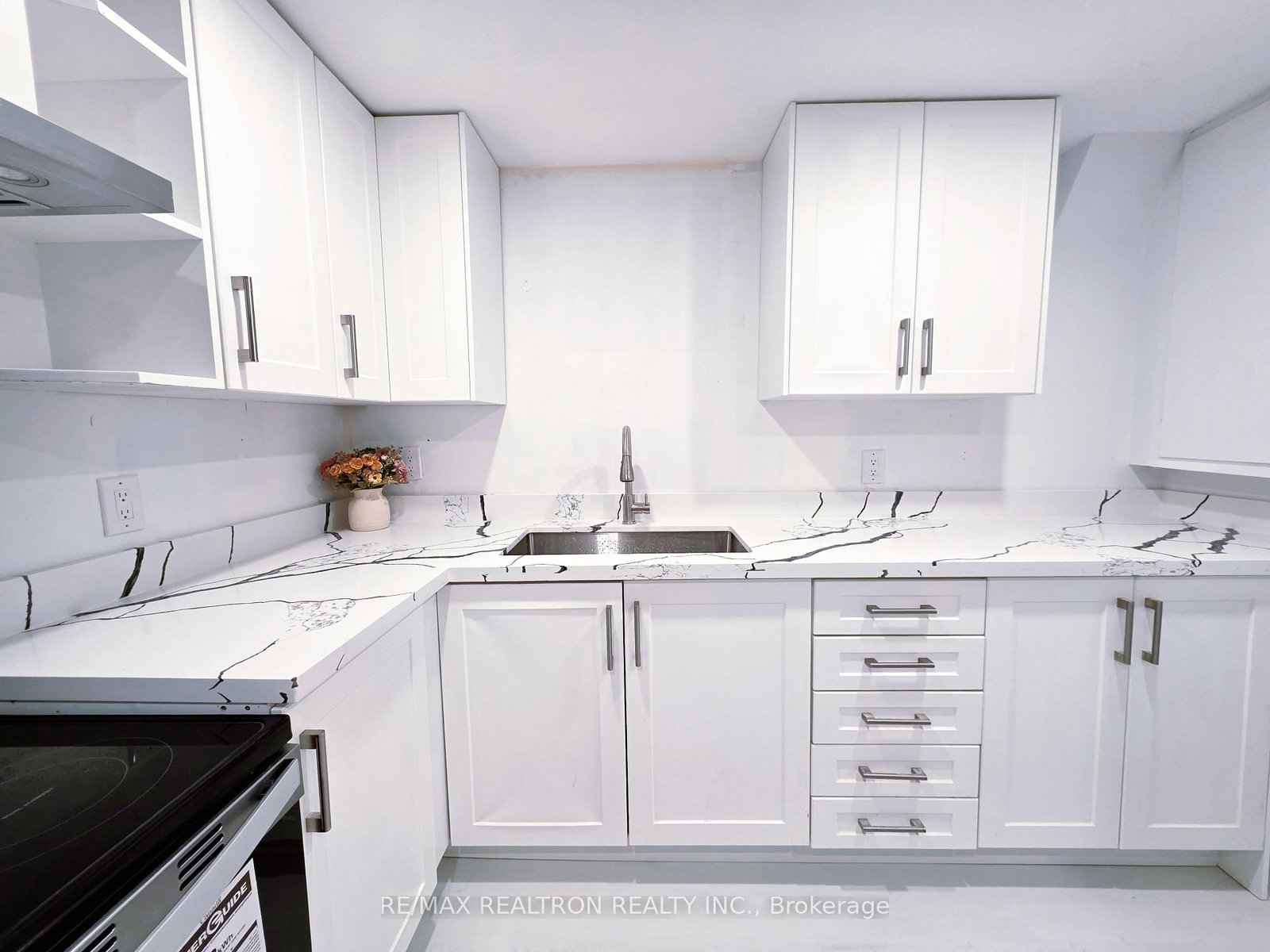 Lower-30 Lowbank Crt, Toronto — 8