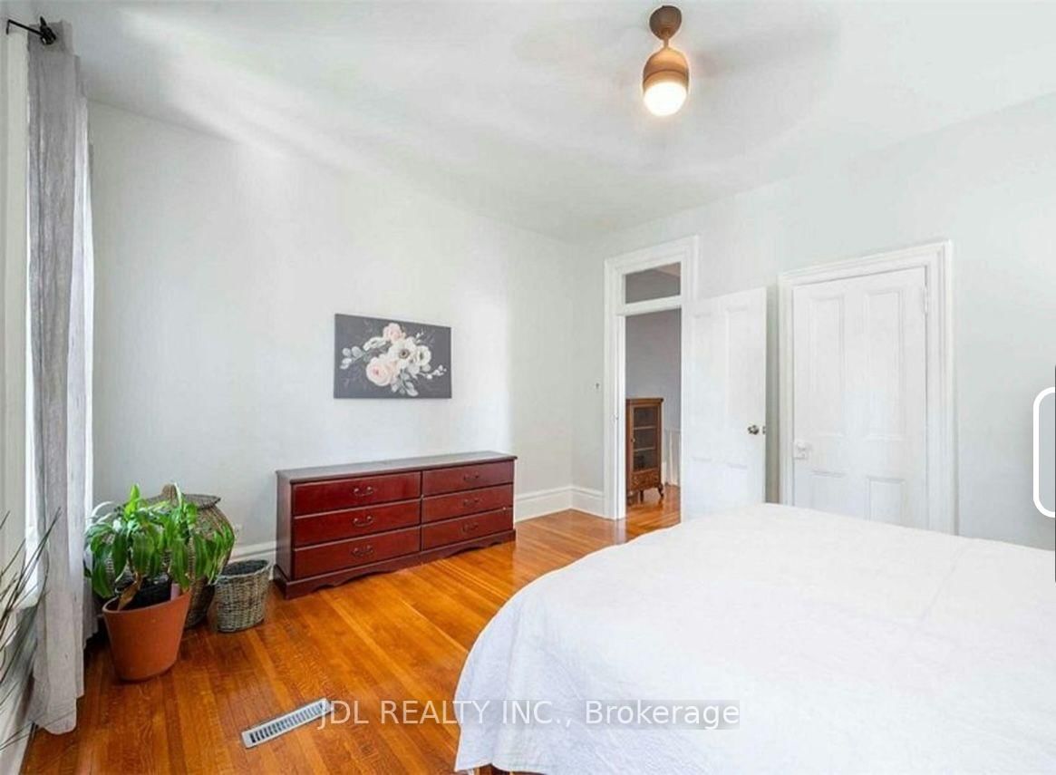 Suite A 2nd Floor-137 Denison Ave Ave, Toronto — 10