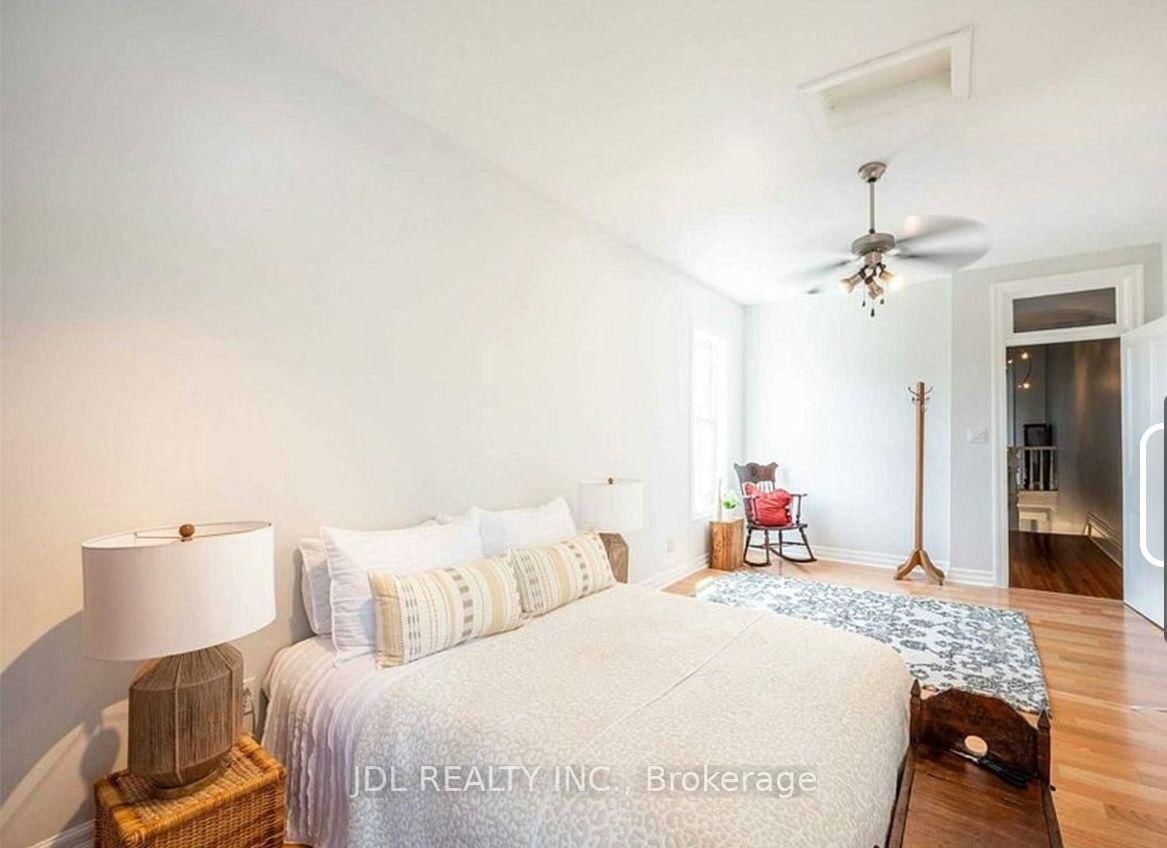 Suite A 2nd Floor-137 Denison Ave Ave, Toronto — 13